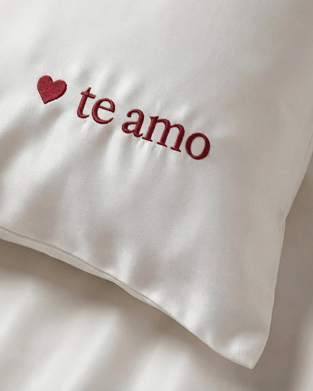 Te Amo Bamboo Viscose Pillowcase Set