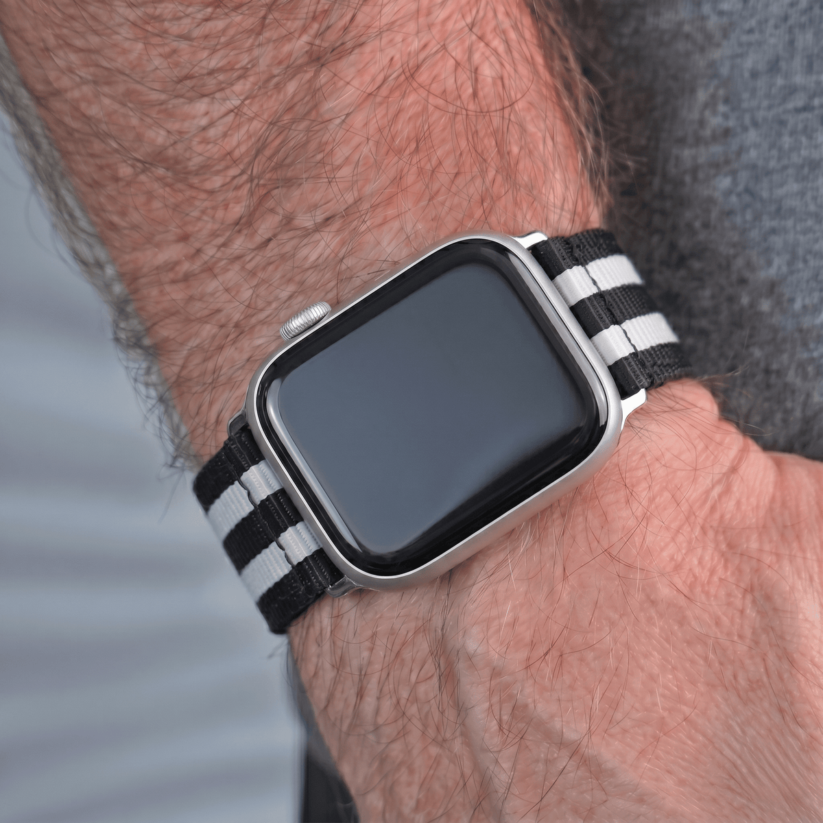 The O2 Band - For Apple Watch - Bond Tuxedo