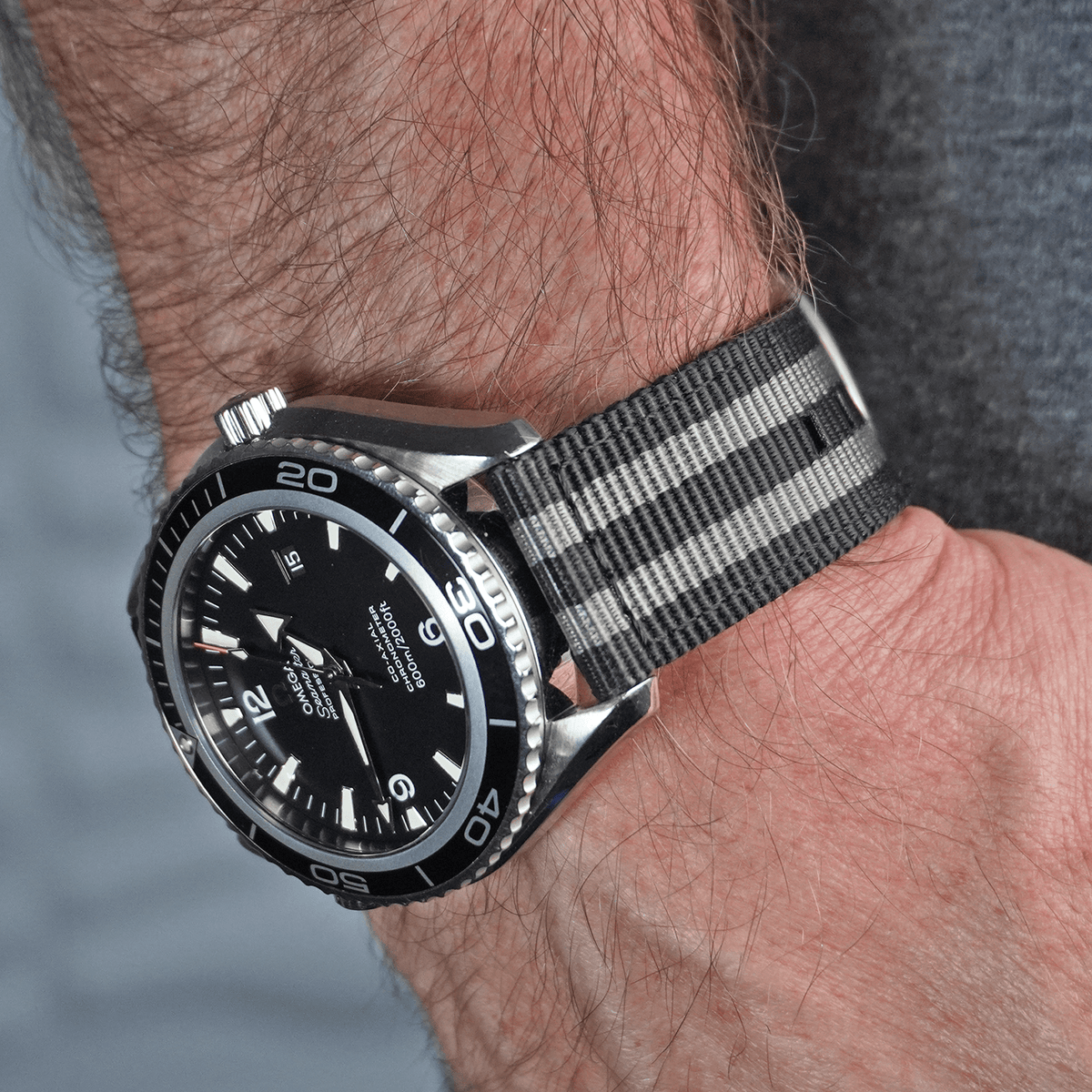 The O2 Strap - Bond