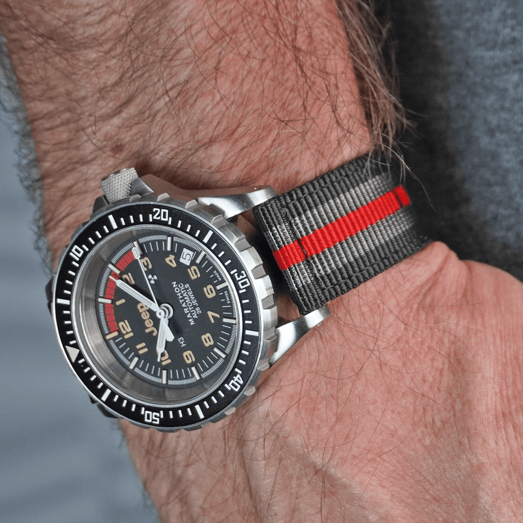 The O2 Strap - Bond Red