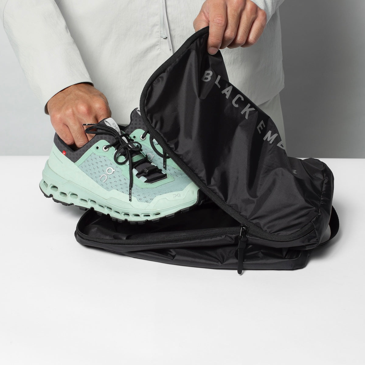 SHOE CUBE - JET BLACK : 12L