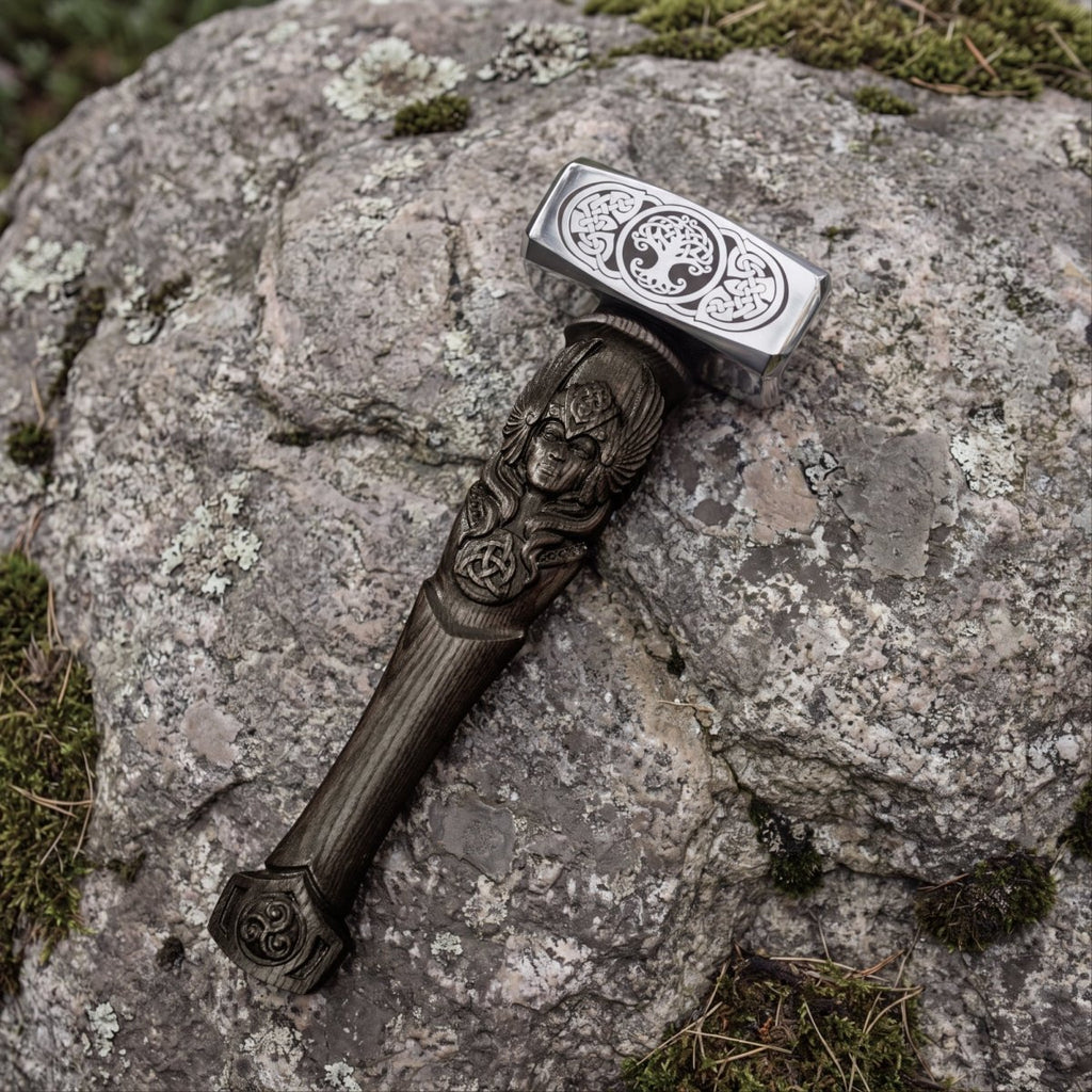 Viking hammer "Brynhildr"