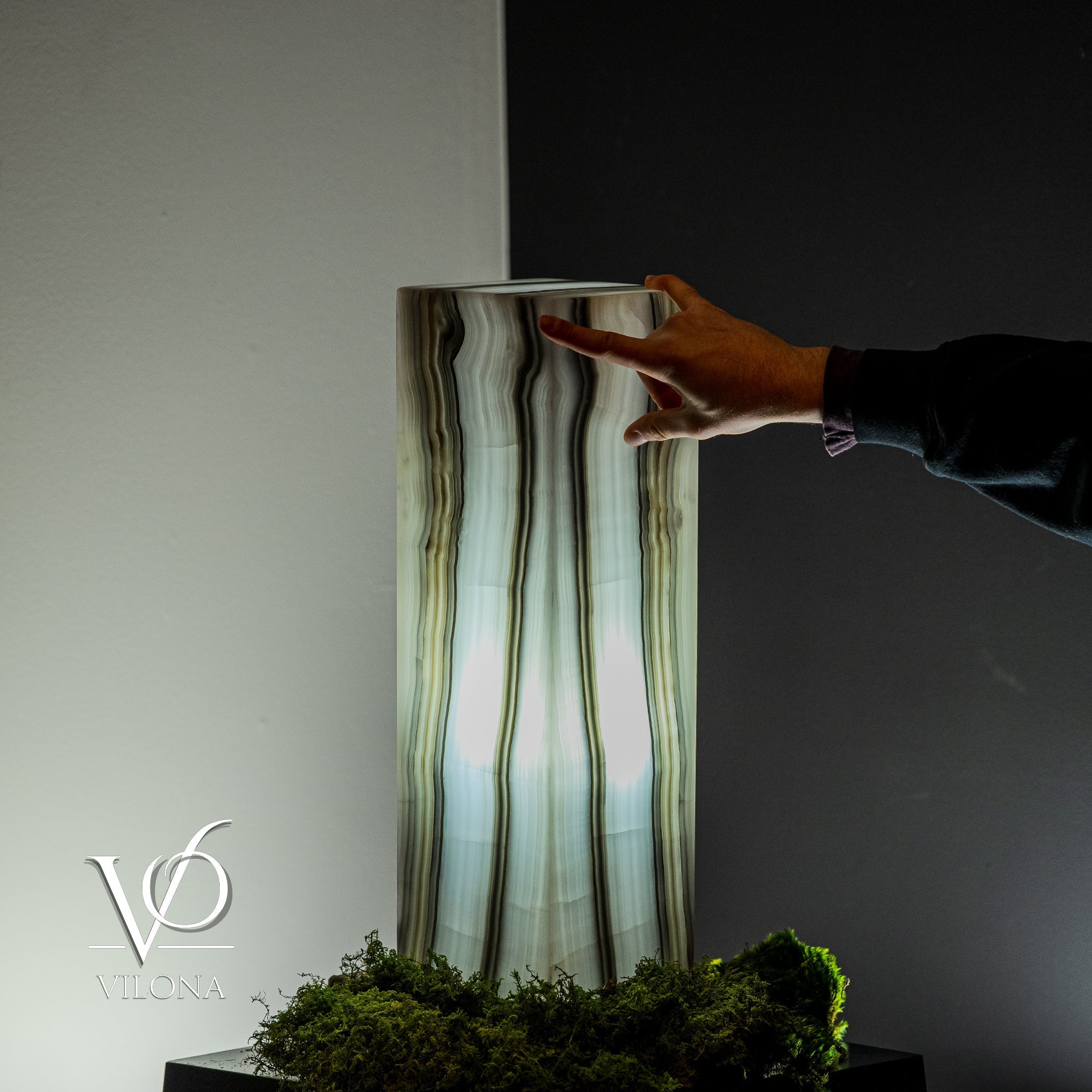 White Ice Onyx Lamp (Exotic Table Lamp #7)