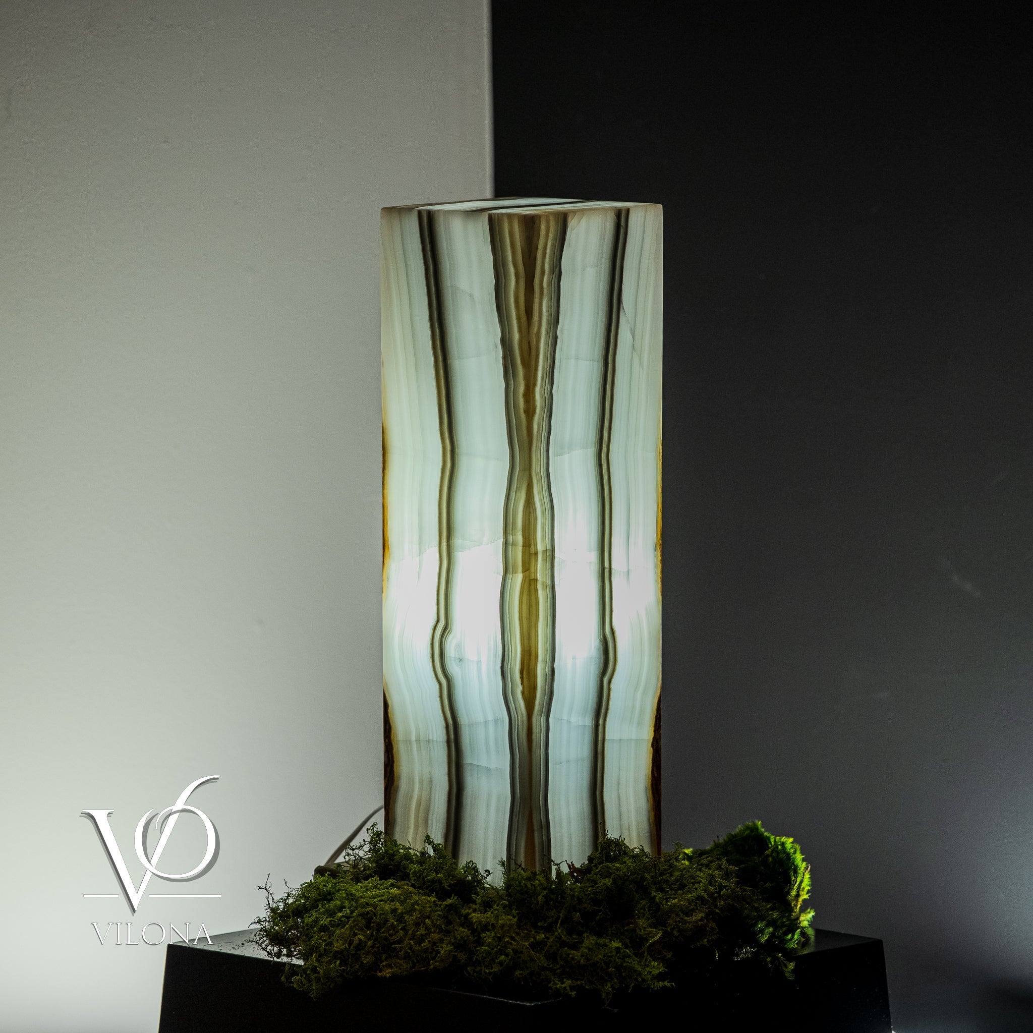 White Ice Onyx Lamp (Exotic Table Lamp #8)