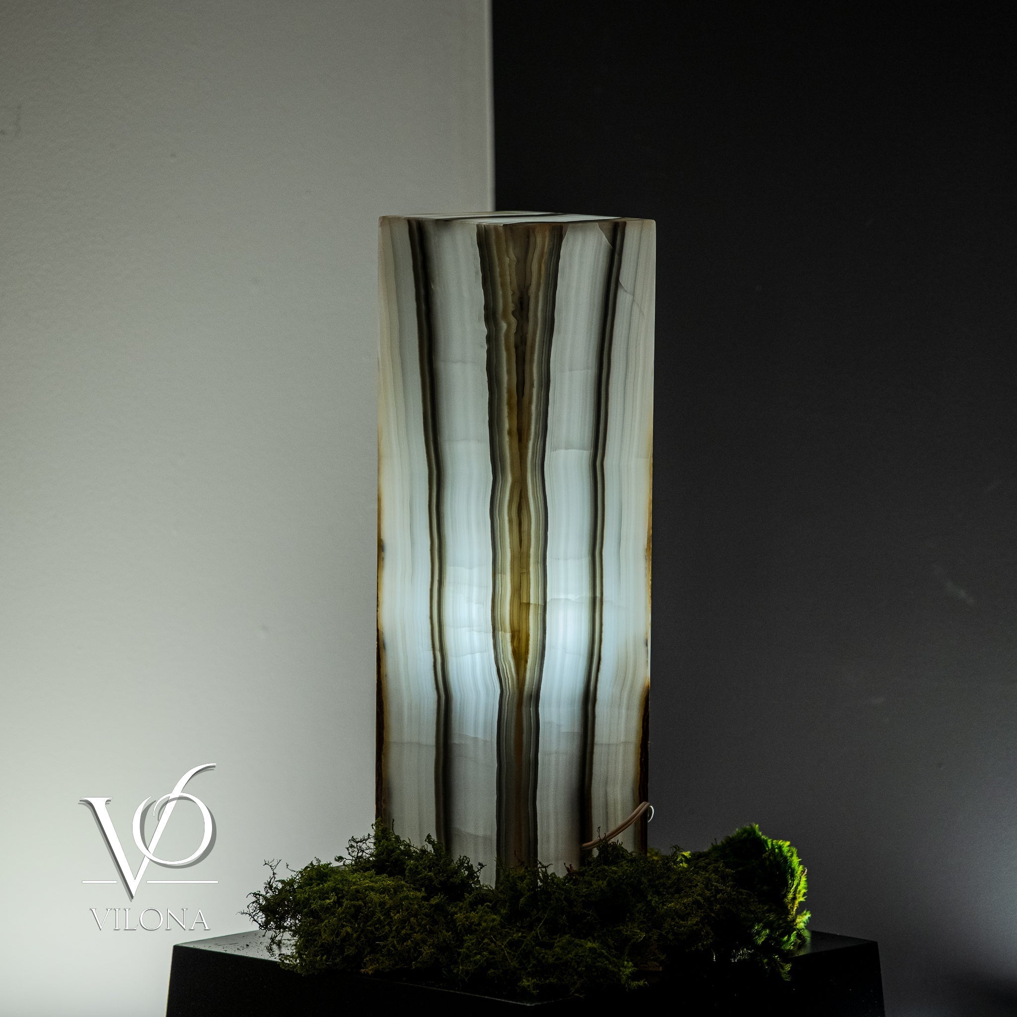 White Ice Onyx Lamp (Exotic Table Lamp #8)